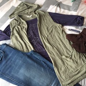 Reserved: Hooded vest & 3/4 sleeve top